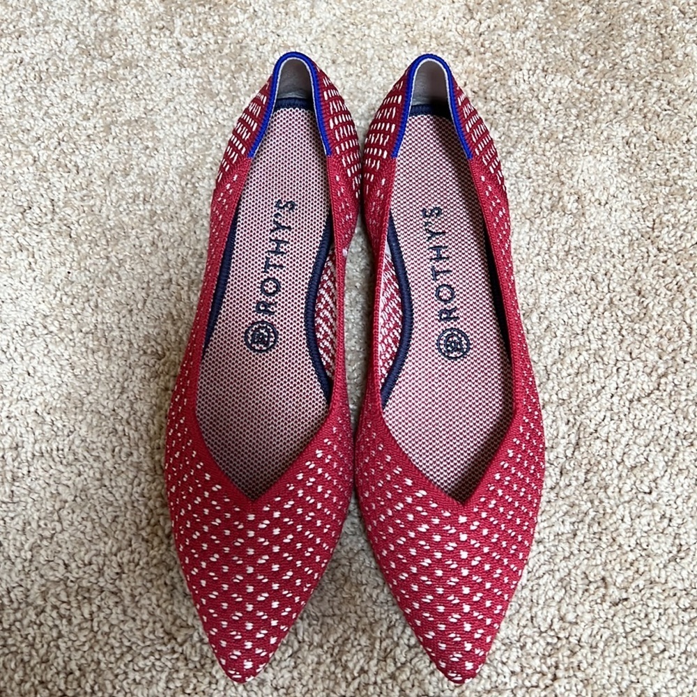 Rothys SZ 9.5 the red apple honeycomb pointed toe flats.